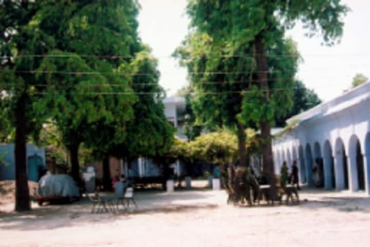 BDMM Girls Mahavidyalaya campus in Shikohabad, Uttar Pradesh, India — photo 2
