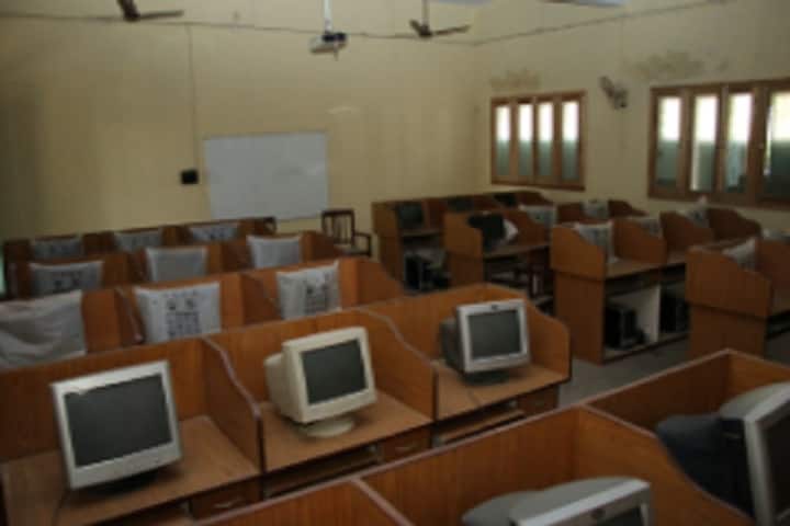 BDMM Girls Mahavidyalaya campus in Shikohabad, Uttar Pradesh, India — photo 3