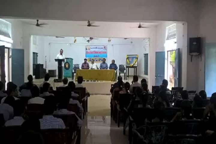 Sri Kandukuri Veeresalingam Theistic College campus in Rajahmundry, Andhra Pradesh, India — photo 3