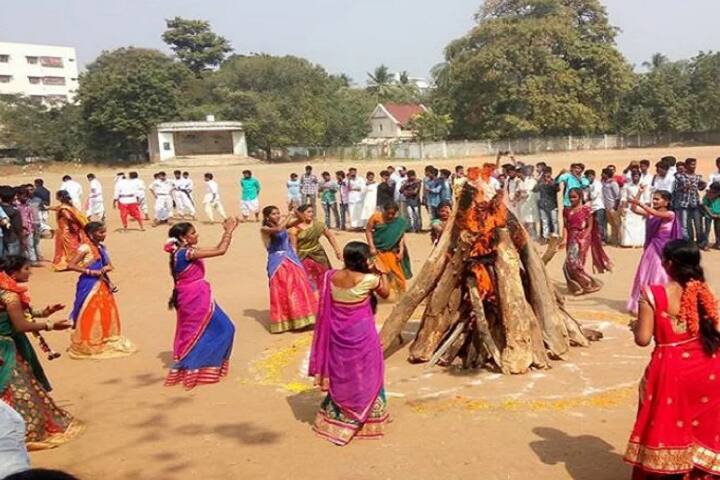 Sri Kandukuri Veeresalingam Theistic College campus in Rajahmundry, Andhra Pradesh, India — photo 4