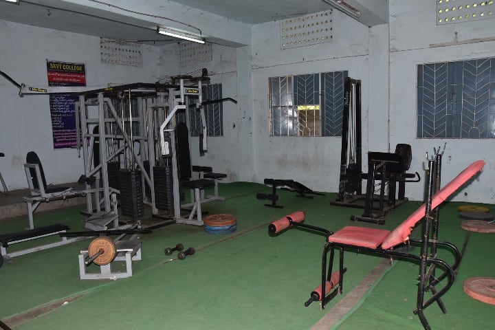 Sri Kandukuri Veeresalingam Theistic College campus in Rajahmundry, Andhra Pradesh, India — photo 5