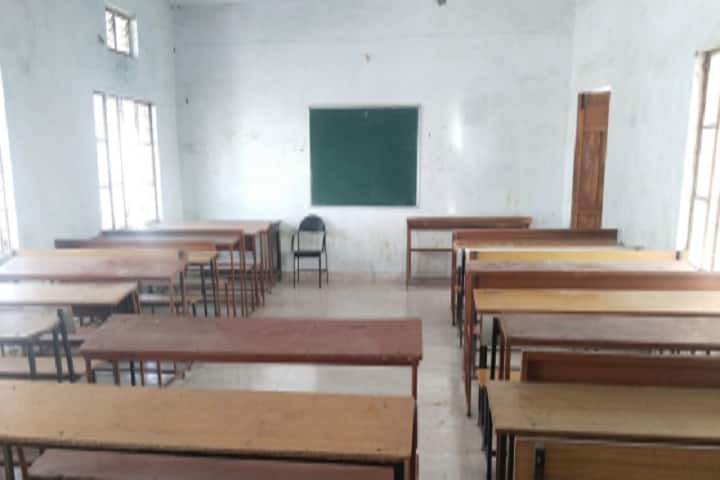 Maharajahs College for Women campus in Vizianagaram, Andhra Pradesh, India — photo 3