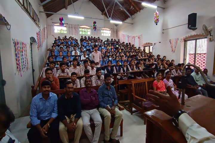 Maharajahs College for Women campus in Vizianagaram, Andhra Pradesh, India — photo 4