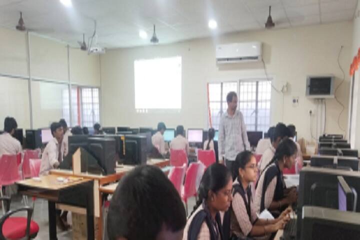 Maharajahs College for Women campus in Vizianagaram, Andhra Pradesh, India — photo 6
