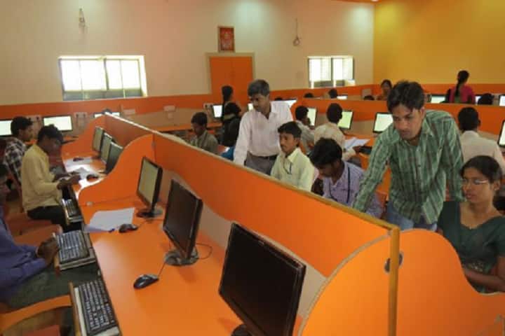 The Adoni Arts and Science College campus in Adoni, Andhra Pradesh, India — photo 4