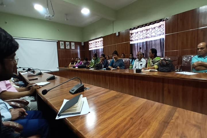 Government Jawahar Lal Nehru PG College campus in Bemetara, Chhattisgarh, India — photo 4