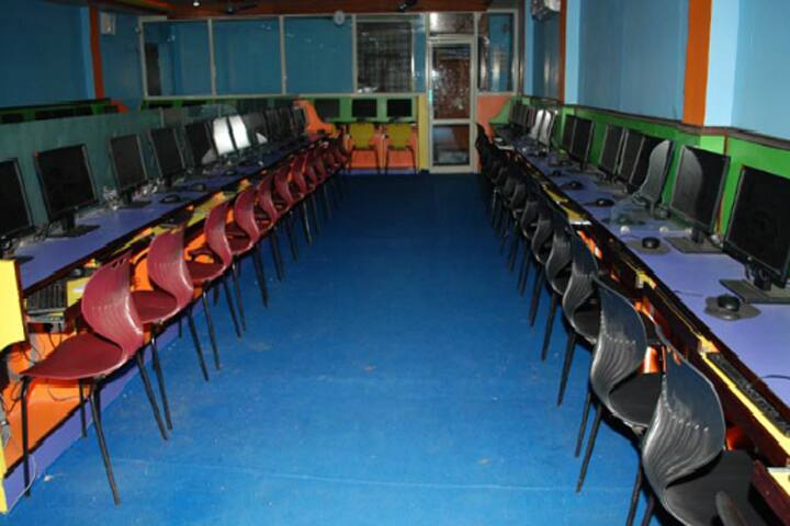 RK Degree and PG College campus in Kamareddy, Telangana, India — photo 4