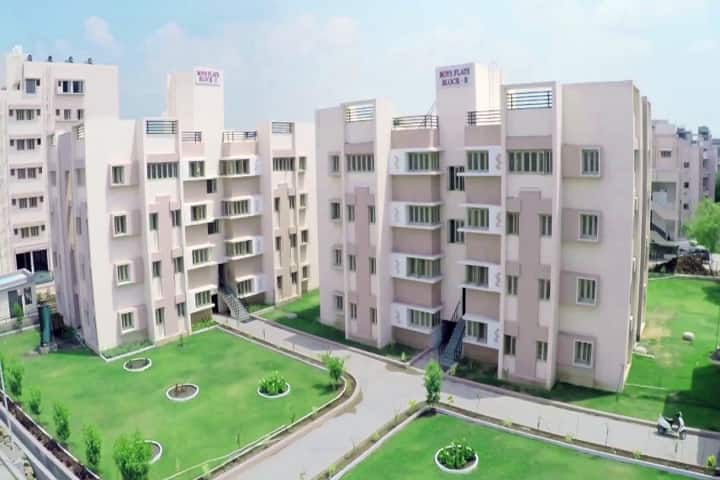 Parul Institute of Pharmacy and Research campus in Vadodara, Gujarat, India — photo 2