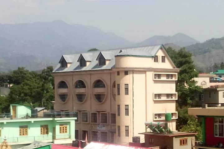 Government Sanskrit College campus in Sundernagar, Himachal Pradesh, India — photo 1
