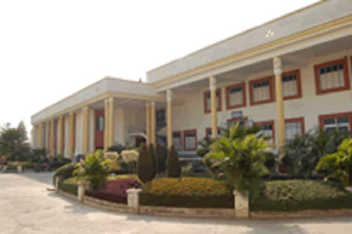 Shree Satya College of Higher Education campus in Moradabad, Uttar Pradesh, India — photo 1