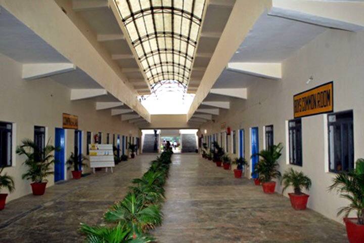 Jhunjhunwala Business School campus in Faizabad, Uttar Pradesh, India — photo 1