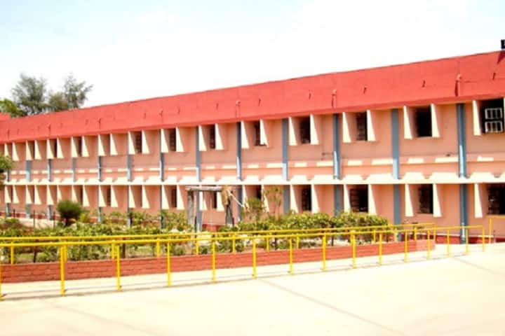 Sarojini Naidu Government Girls Post Graduate Autonomous College campus in Bhopal, Madhya Pradesh, India — photo 2