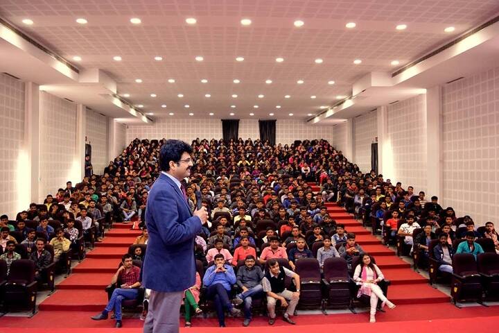 New LJ Commerce College campus in Ahmedabad, Gujarat, India — photo 2