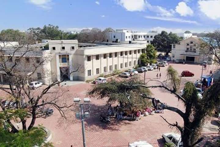 Government Maharani Laxmi Bai Girls PG Autonomous College, Bhopal campus in Bhopal, Madhya Pradesh, India