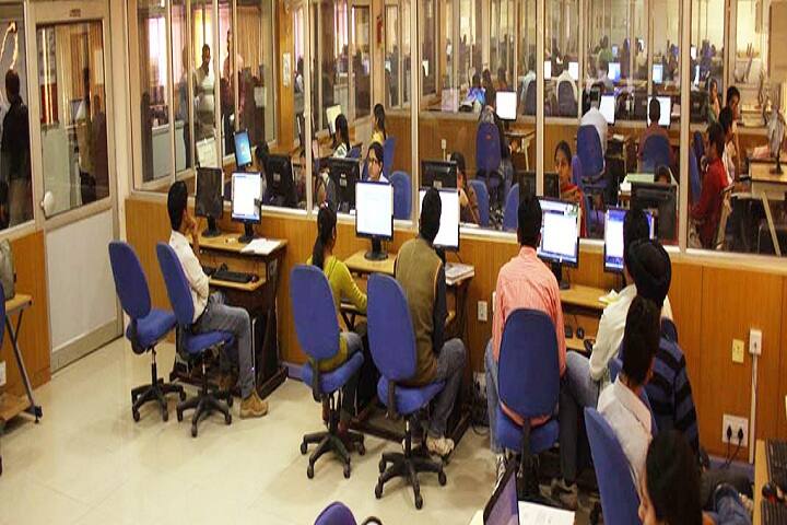 Shaheed Udham Singh Institute of Computer Science campus in Sahibzada Ajit Singh Nagar, Punjab, India — photo 3