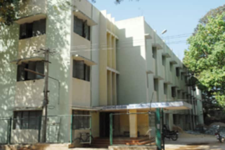 Maharanis Arts Commerce and Management College for Women campus in Bangalore, Karnataka, India — photo 3