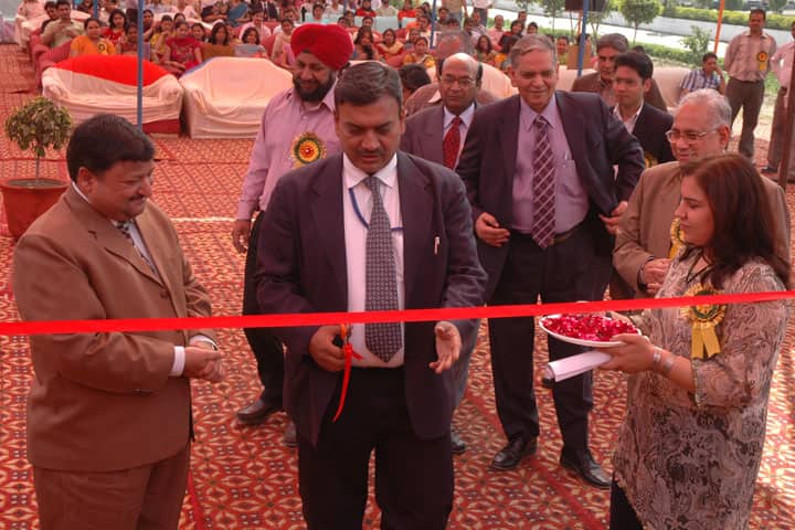 HR Institute of Professional Studies campus in Ghaziabad, Uttar Pradesh, India — photo 2