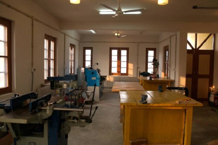 Craft Development Institute campus in Srinagar, Jammu and Kashmir, India — photo 6