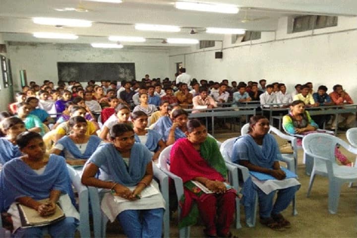 SVRK Government Degree College for Men campus in Nidadavole, Andhra Pradesh, India — photo 2