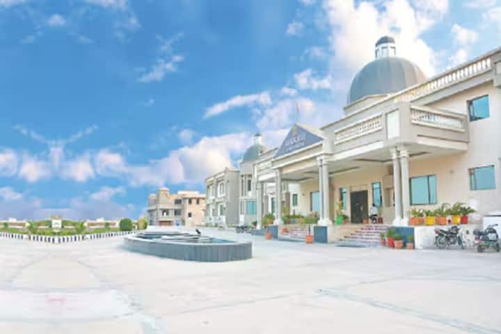 Sanskriti Ayurvedic Medical College and Hospital campus in Mathura, Uttar Pradesh, India — photo 1