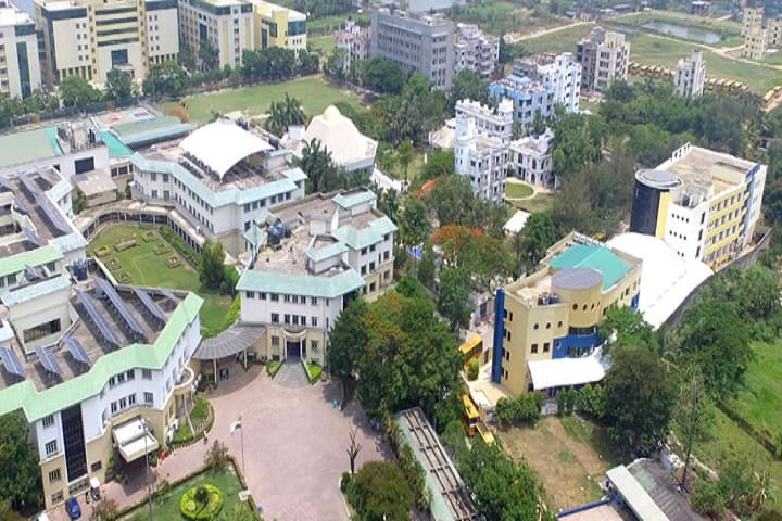 The Heritage College campus in Kolkata, West Bengal, India — photo 1