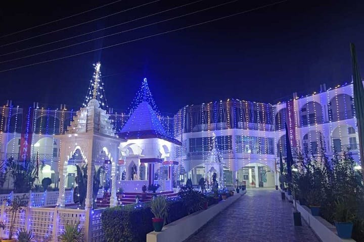 Sarvdev Ayurvedic Medical college and Maha Mrityunjay Hospital campus in Azamgarh, Uttar Pradesh, India — photo 1