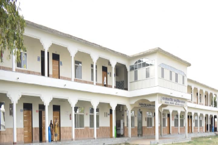 Chandrashekhar Singh Ayurved Sansthan campus in Kaushambi, Uttar Pradesh, India — photo 1