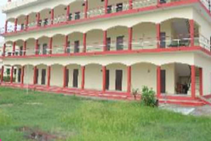 SK Mishra Anita Ayurvedic Medical College campus in Azamgarh, Uttar Pradesh, India — photo 4