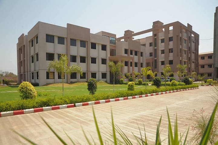 SS Agrawal Institute of Management and Technology campus in Navsari, Gujarat, India — photo 1