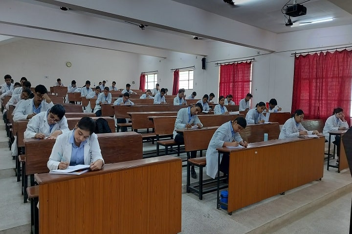 Rohilkhand Ayurvedic Medical College and Hospital campus in Bareilly, Uttar Pradesh, India — photo 2