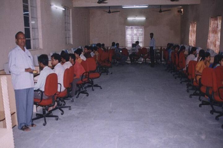 Shri HS Shah College Of Commerce campus in Modasa, Gujarat, India — photo 3