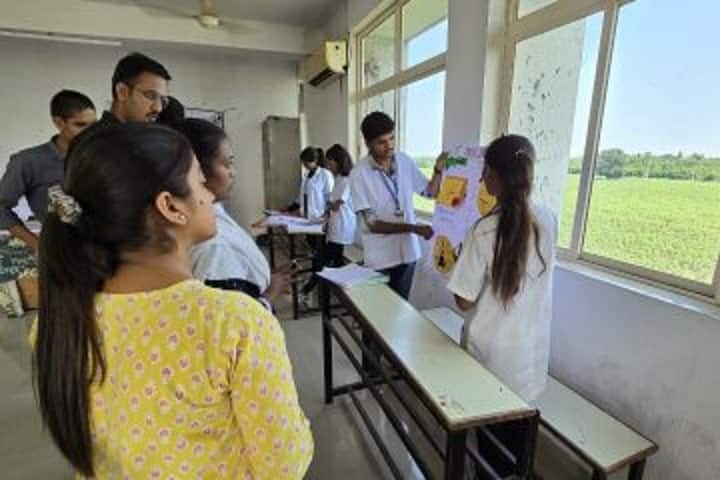 Shridhar Atulkumar Jani Ayurvedic Medical College campus in Amreli, Gujarat, India — photo 2