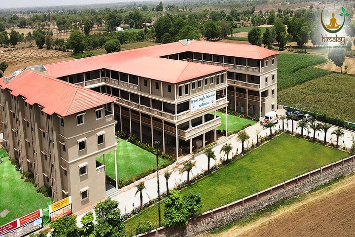 Himalay Ayurved Chikitsalay and Mahavidhyalay campus in Mehsana, Gujarat, India — photo 1
