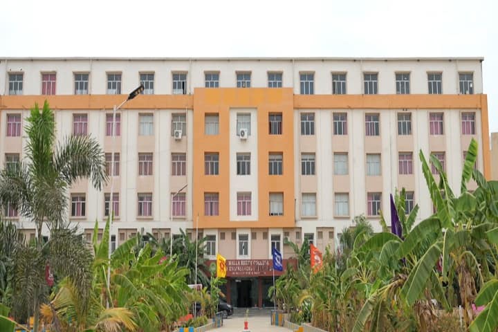 Malla Reddy Vishwavidyapeeth campus in Hyderabad, Telangana, India — photo 1