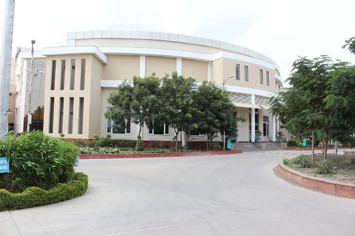 Chirayu University campus in Bhopal, Madhya Pradesh, India — photo 2