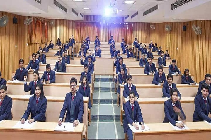 Sharda University campus in Agra, Uttar Pradesh, India — photo 2