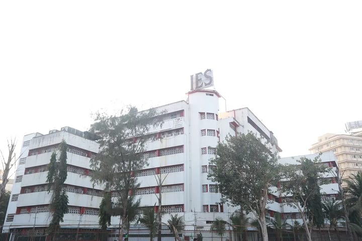 Indian Education Society's Management College campus in Dadar, Maharashtra, India — photo 1