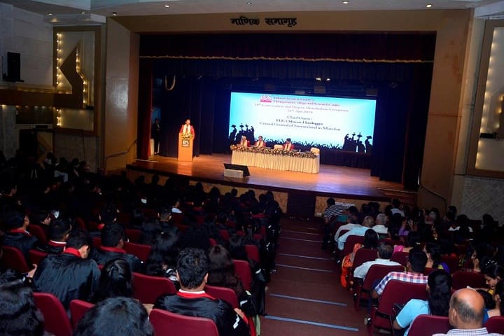 Indian Education Society's Management College campus in Dadar, Maharashtra, India — photo 2