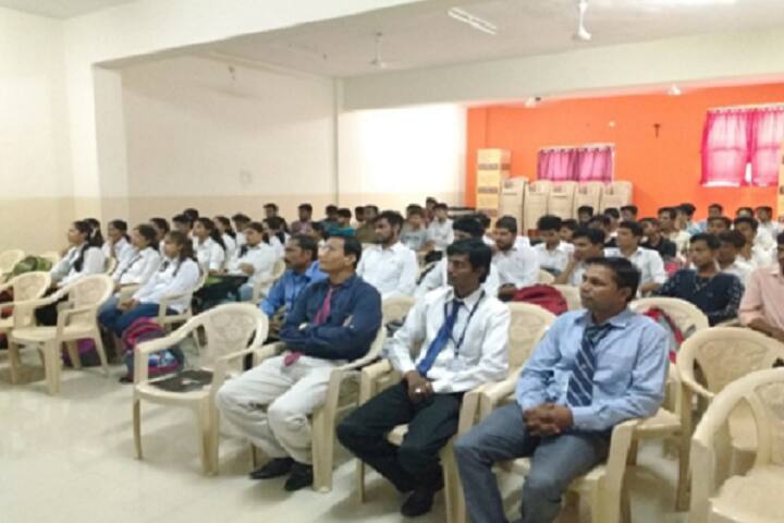 GH Raisoni Institute of Engineering and Management campus in Jalgaon, Maharashtra, India — photo 5
