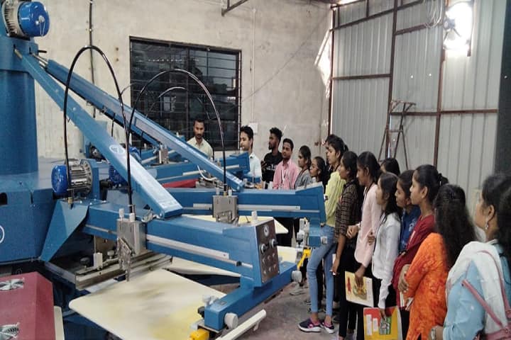 Adv Yadavrao Dhote Smruti Mahavidyalaya campus in Rajura, Maharashtra, India — photo 2