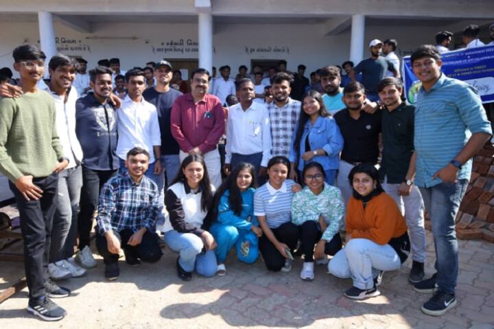Shri Mahavir ROFEL College of Arts campus in Vapi, Gujarat, India — photo 5