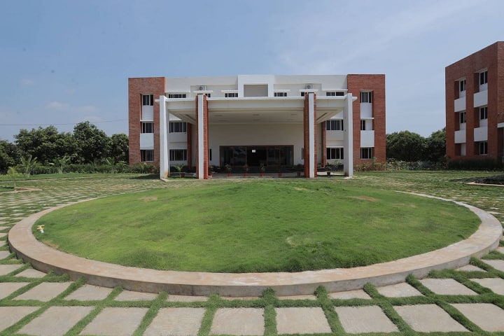 S Thangapazham Medical College of Naturopathy and Yogic Science Research Centre campus in Tenkasi, Tamil Nadu, India — photo 1