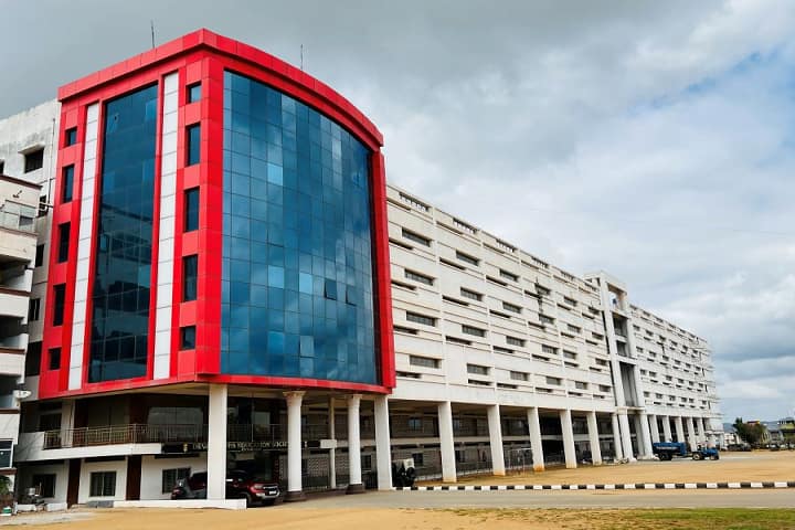 Prakruthi Ayurveda Medical College and Hospital campus in Chitradurga, Karnataka, India — photo 1