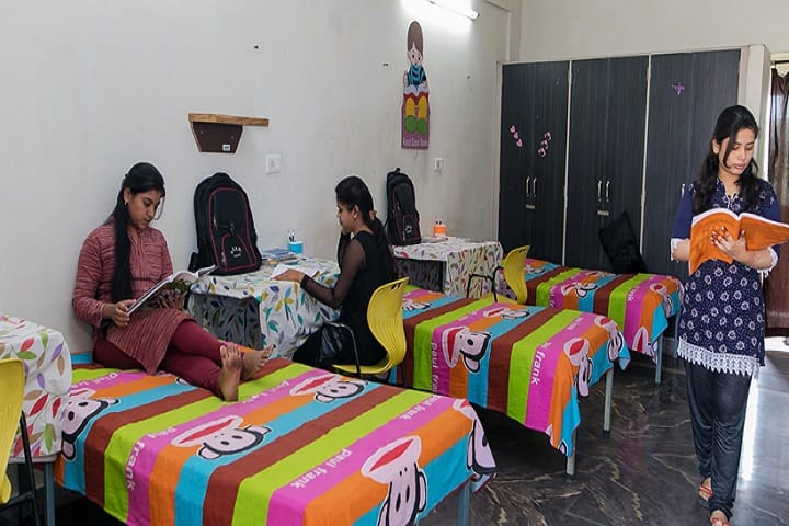 LCIT College of Commerce and Science campus in Bilaspur, Chhattisgarh, India — photo 4