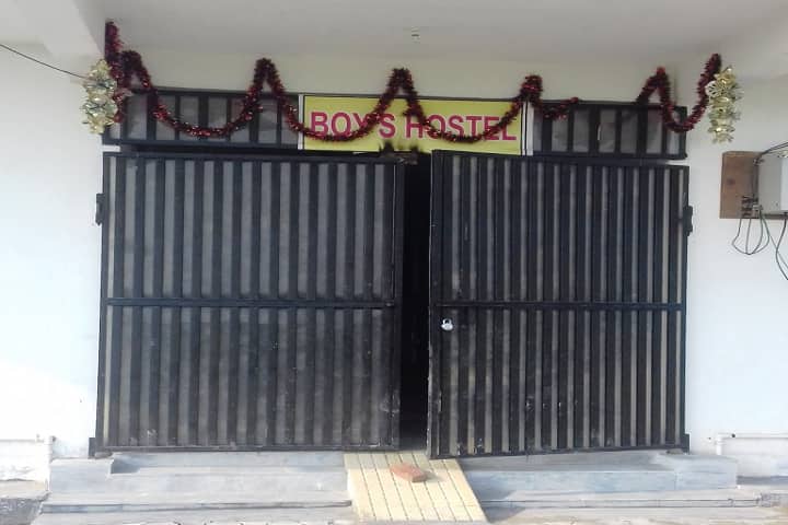 Dhanvantari Ayurvedic Medical College and Hospital campus in Bareilly, Uttar Pradesh, India — photo 4