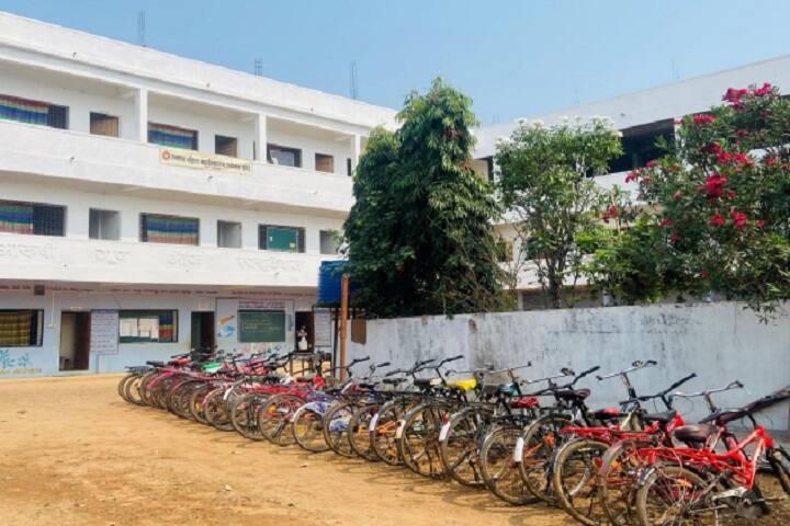 Rukhama Mahila Mahavidyalaya campus in Arjuni, Maharashtra, India — photo 3