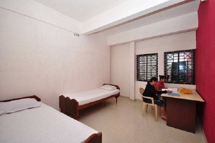 Smt KN Patel College of Nursing campus in Bhandara, Maharashtra, India — photo 3