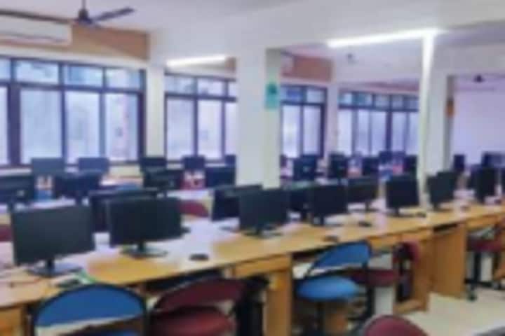 Smt Sharada Devi Singh ROFEL College of Commerce campus in Vapi, Gujarat, India — photo 3