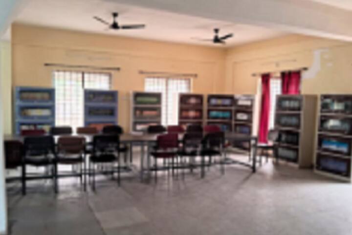 Swami Vivekanand Institute of Pharmacy and Research campus in Bilaspur, Chhattisgarh, India — photo 4