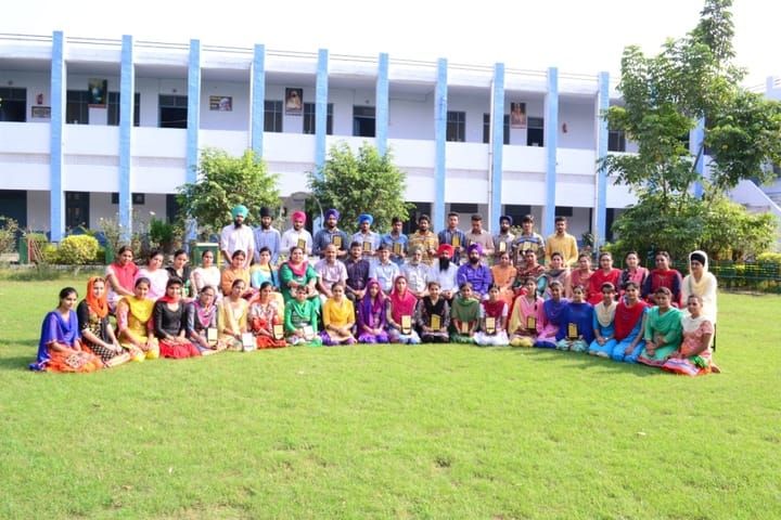 Khalsa College campus in Hoshiarpur, Punjab, India — photo 1